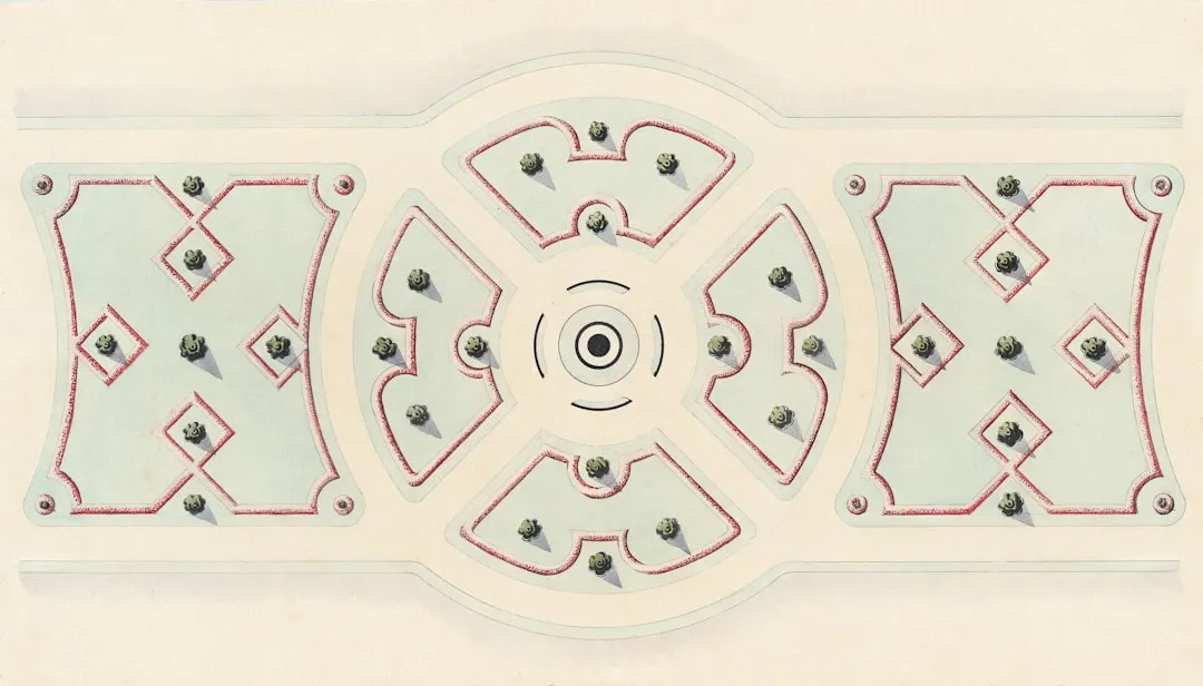 a drawing of a circular maze with a center in the middle
