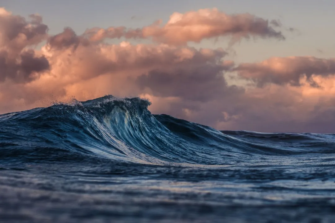 Sea waves